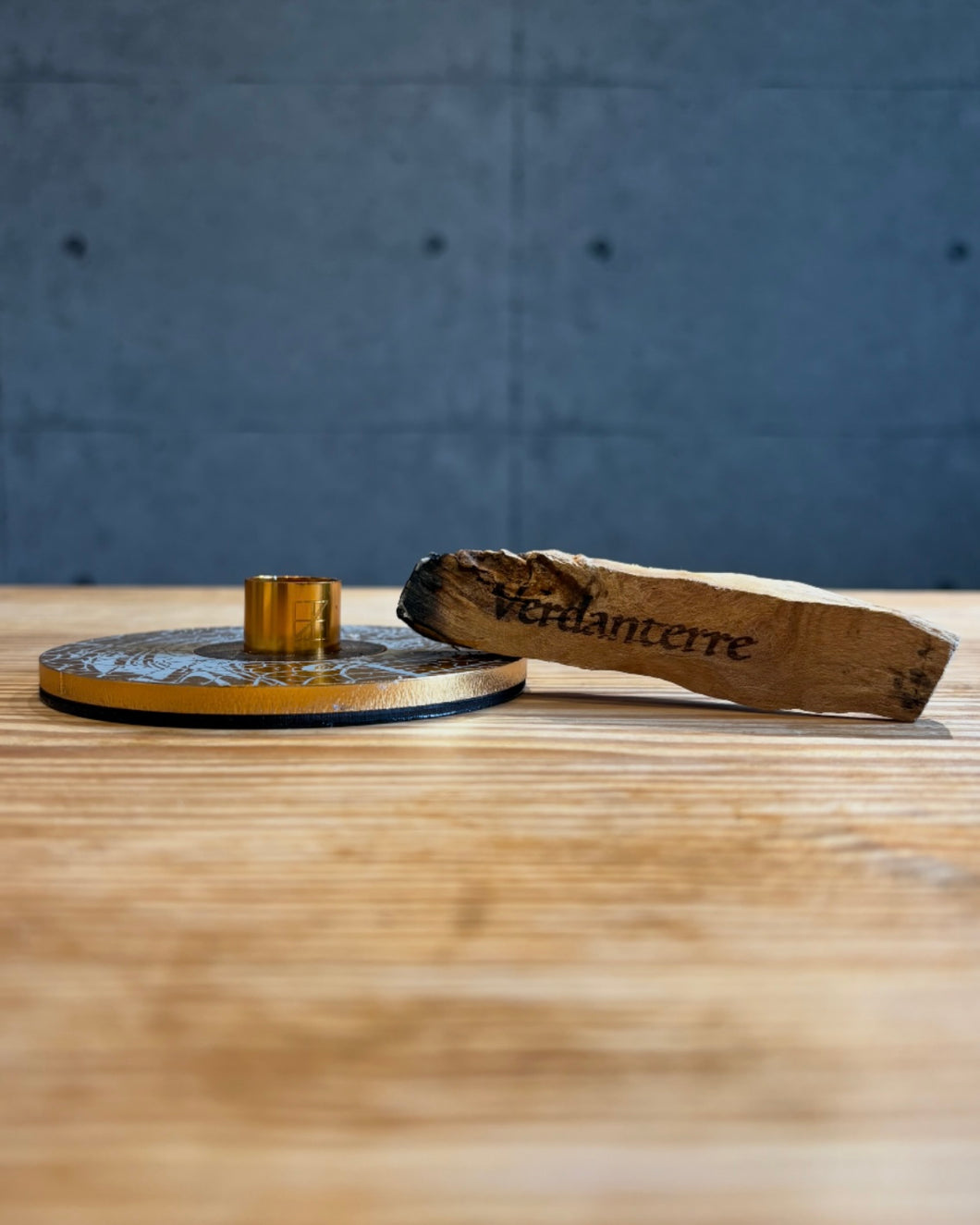 ※9月5日発送 PALO SANTO HOLDER (Gold)